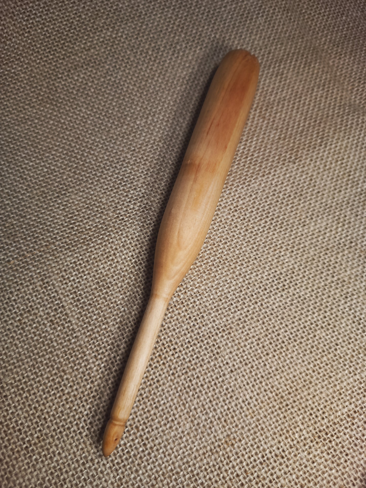 Dealgan Drop Spindle – Wooden Hand Turned Spinning Tool